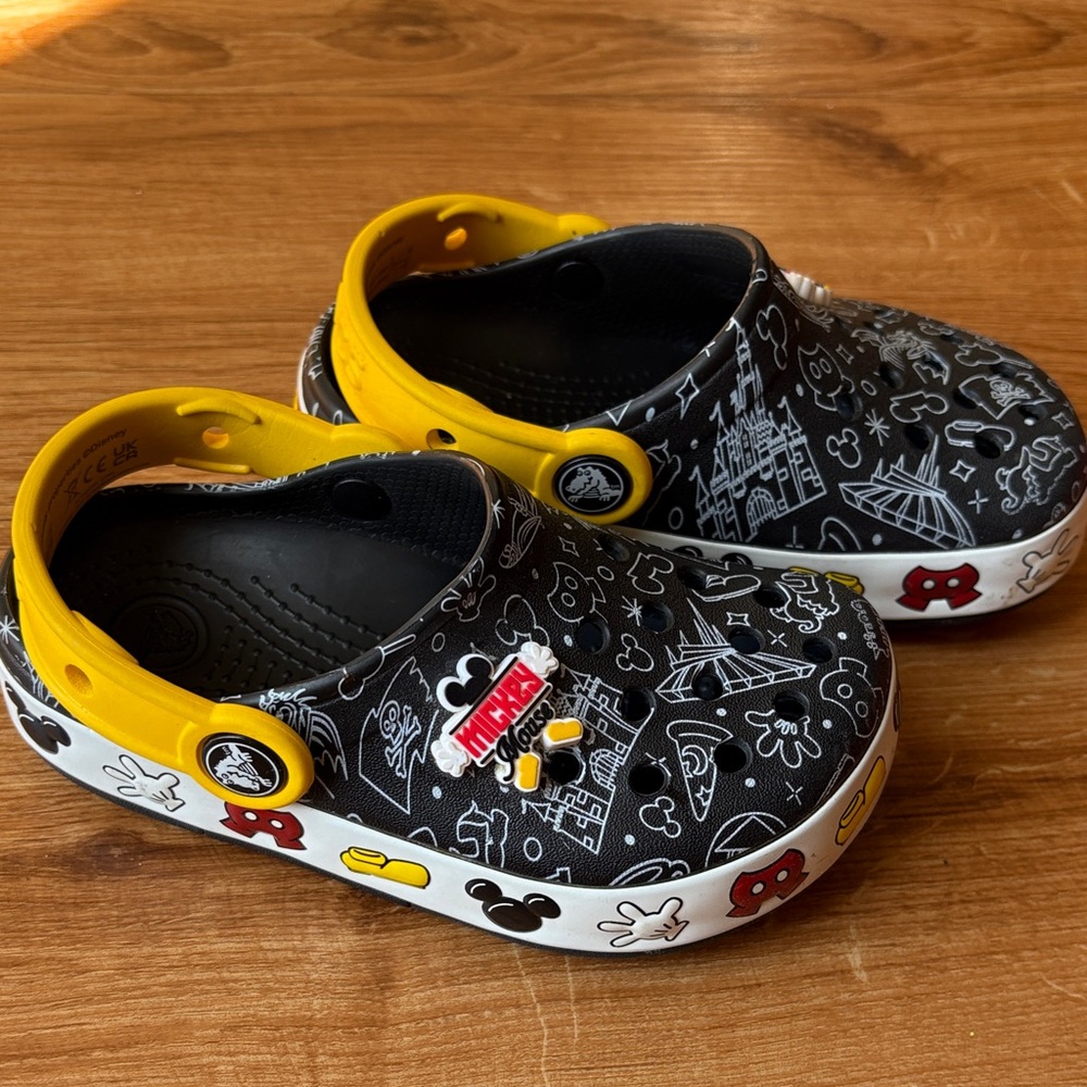 CROCS Mickey Mouse Light Up - Picture 6 of 10